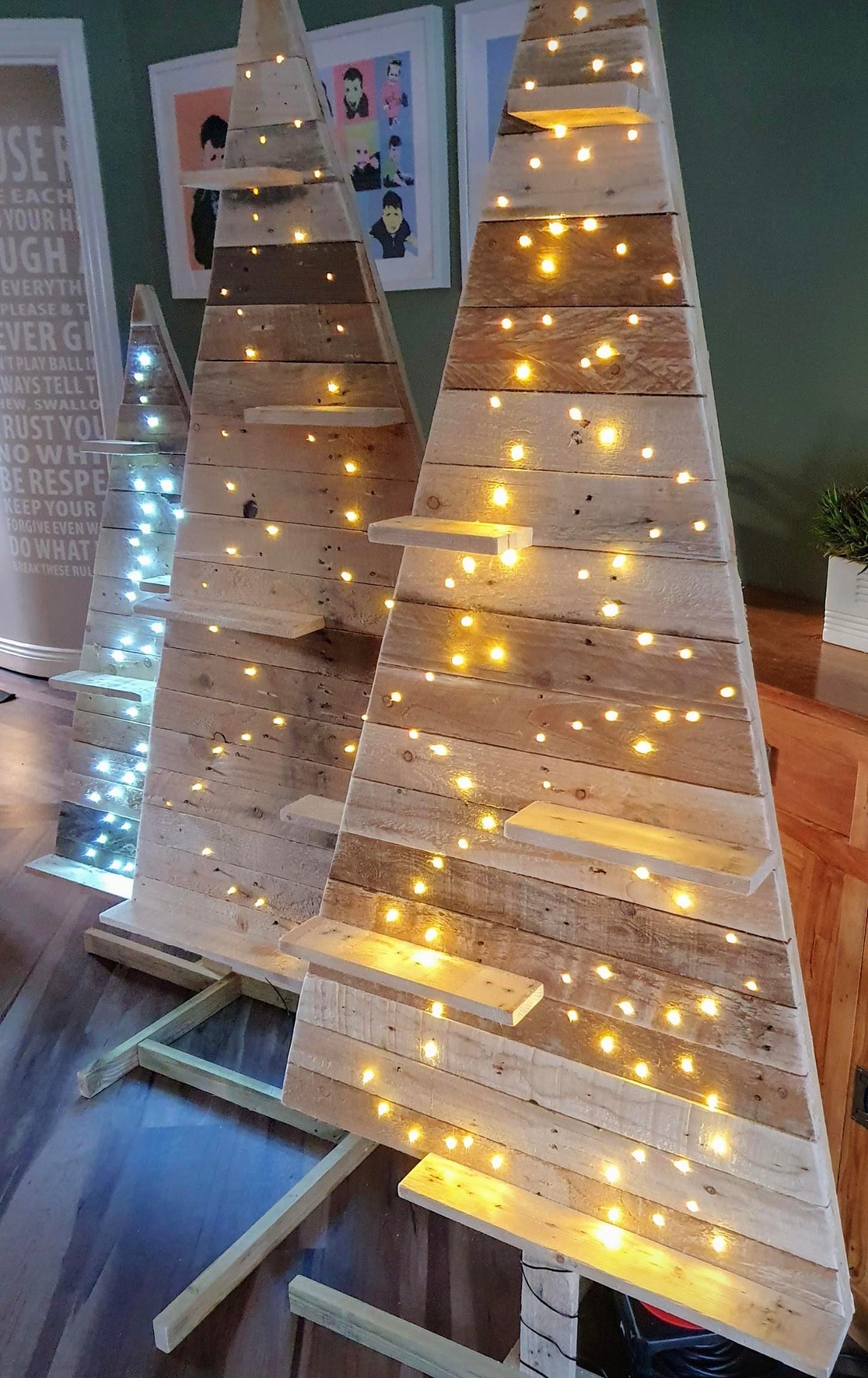 Large free standing tree with shelves